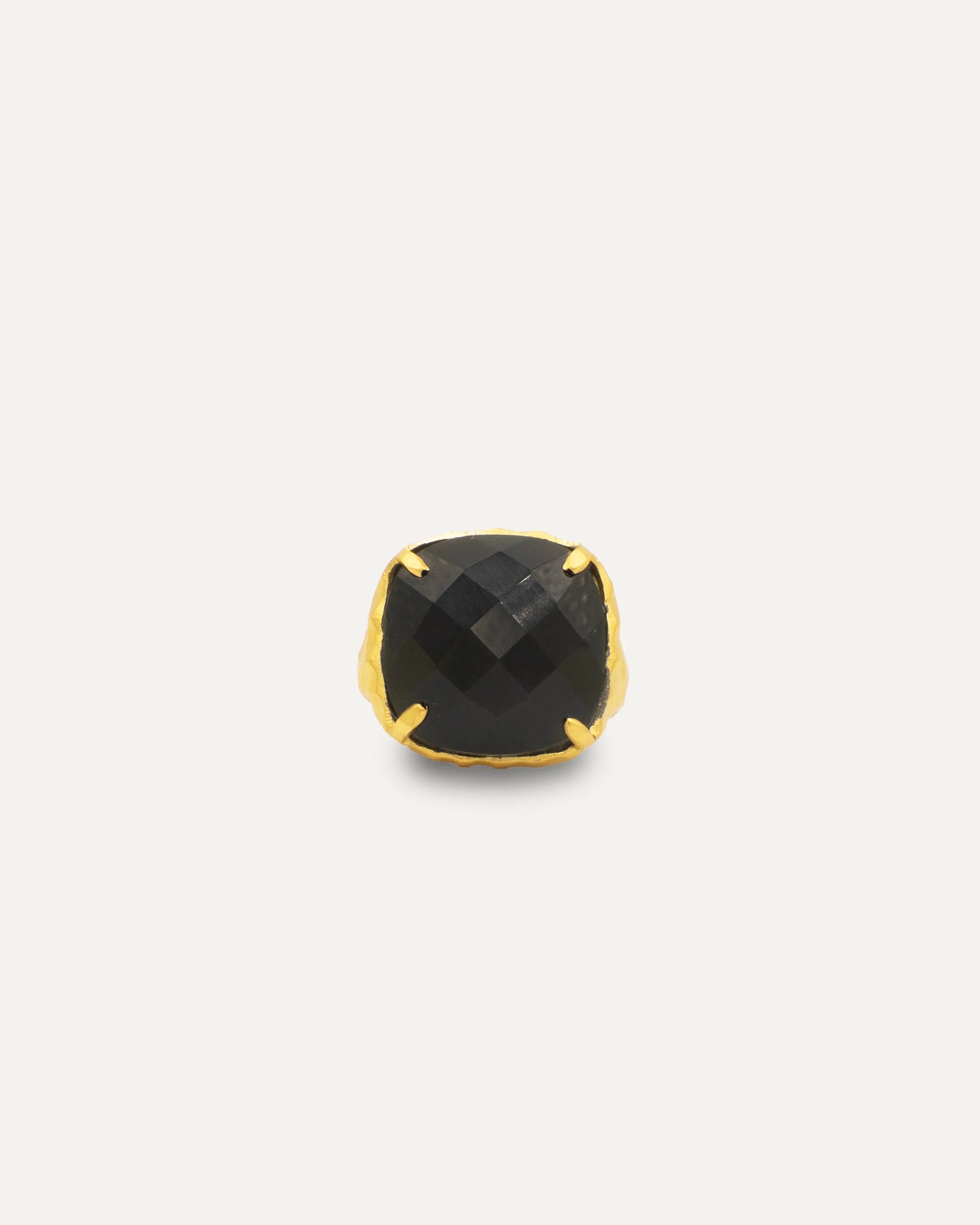 Anillo Dorado Madurei Onix negro